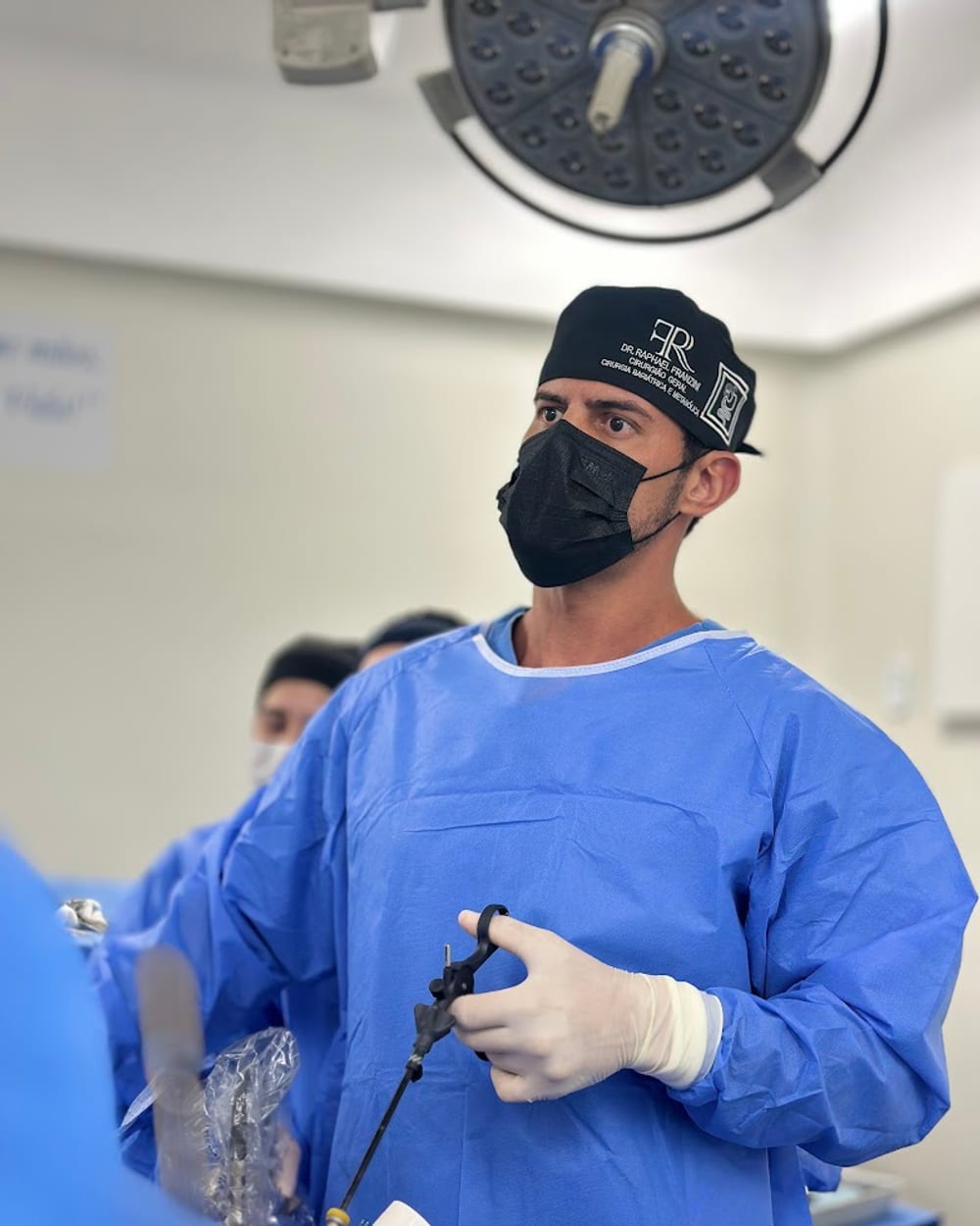 Dr. Raphael Franzini no centro cirúrgico
