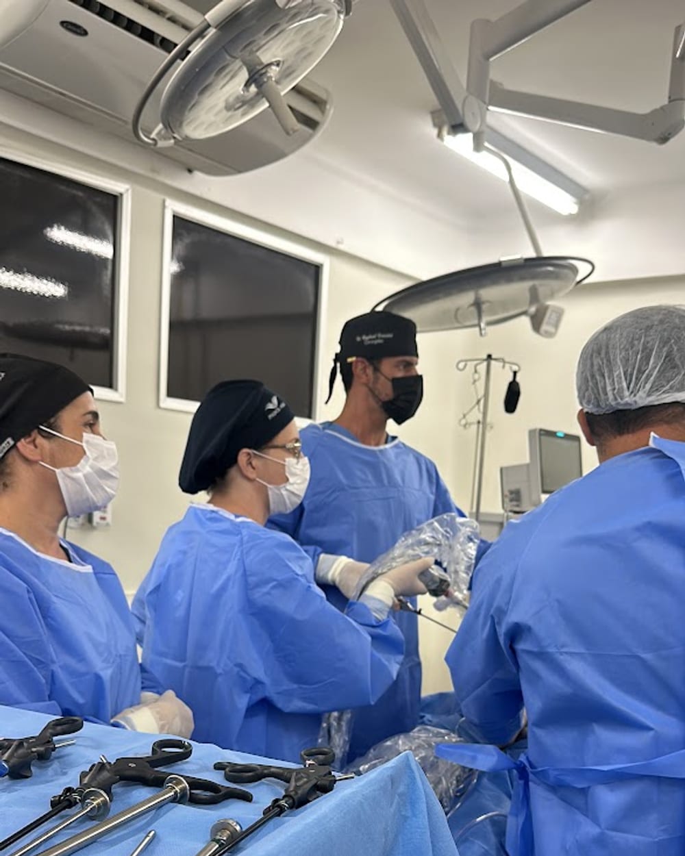 Dr. Raphael Franzini — equipe cirúrgica